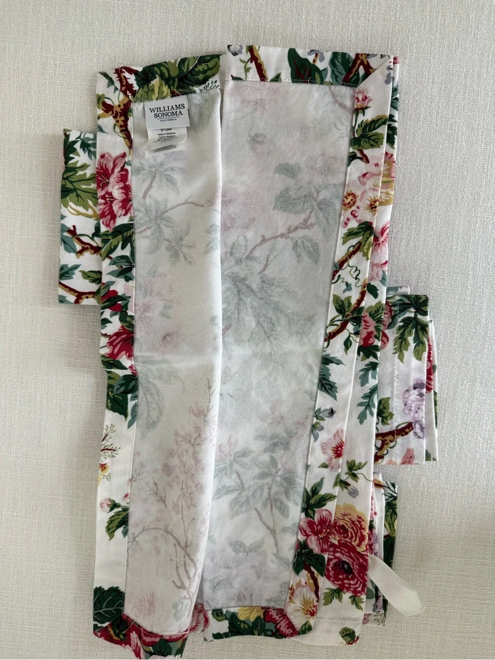 William Sonoma 100% Cotton Spring Floral Dinner Napkins